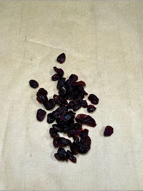 A handful of currants